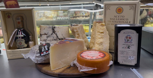 Gift idea Large selection of cheeses, balsamic vinegar and extra virgin olive oil