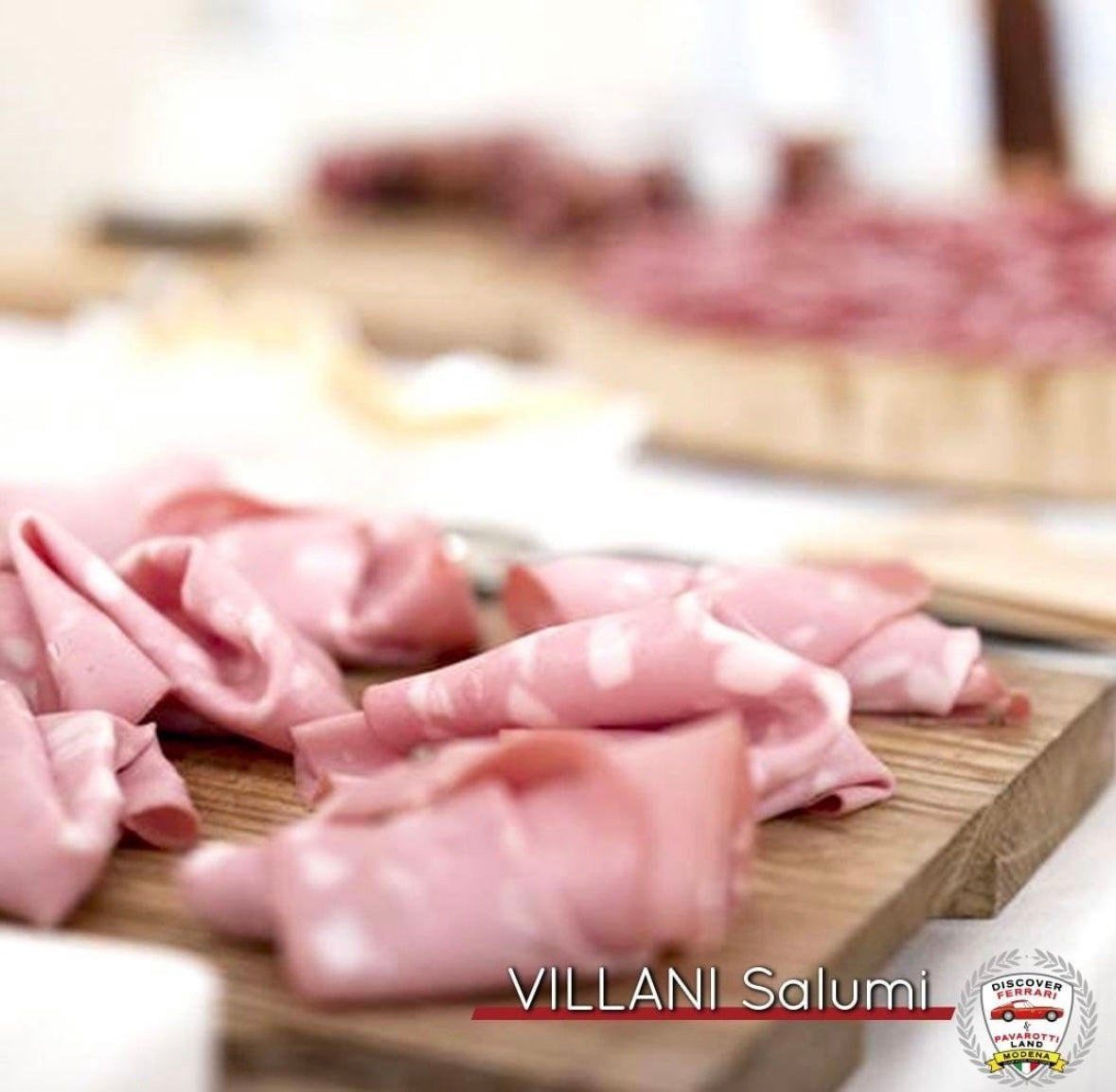 Mortadella Bologna PGI villani sliced