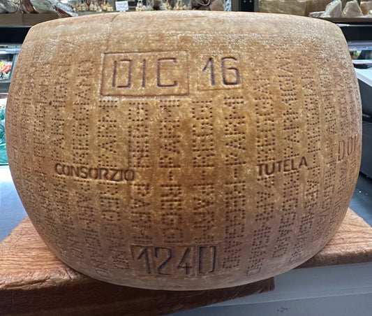 Parmigiano Reggiano DOP over 100 months LIMITED EDITION