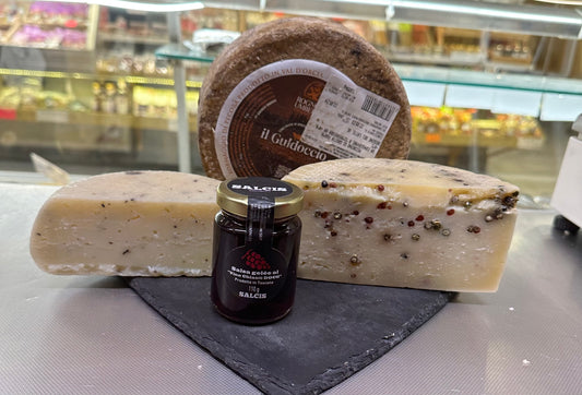 Typical Tuscan cheese gift idea