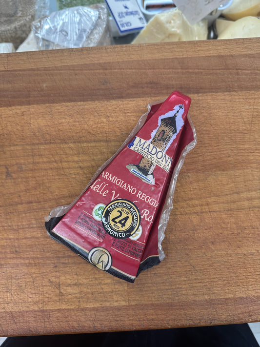 Punta di Parmigiano Reggiano D.O.P. vacche rosse oltre 24 mesi